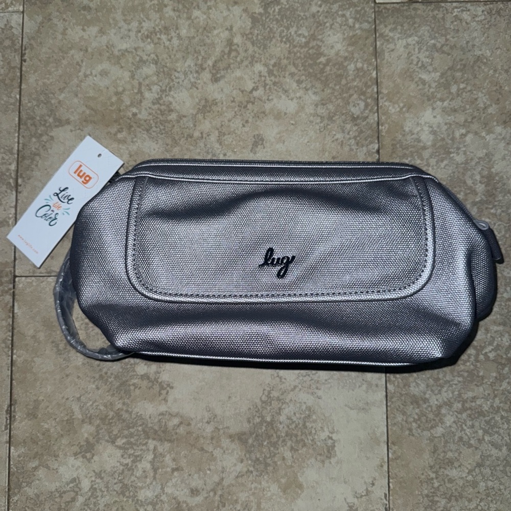 NWT lug Via Matte Luxe Vegan Leather Toiletry Case in metallic pearl w/Dust bag